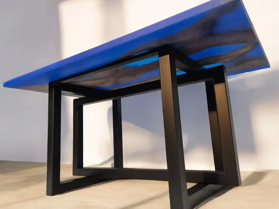 Table rivière résine époxy